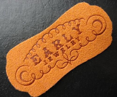 тиснение замши